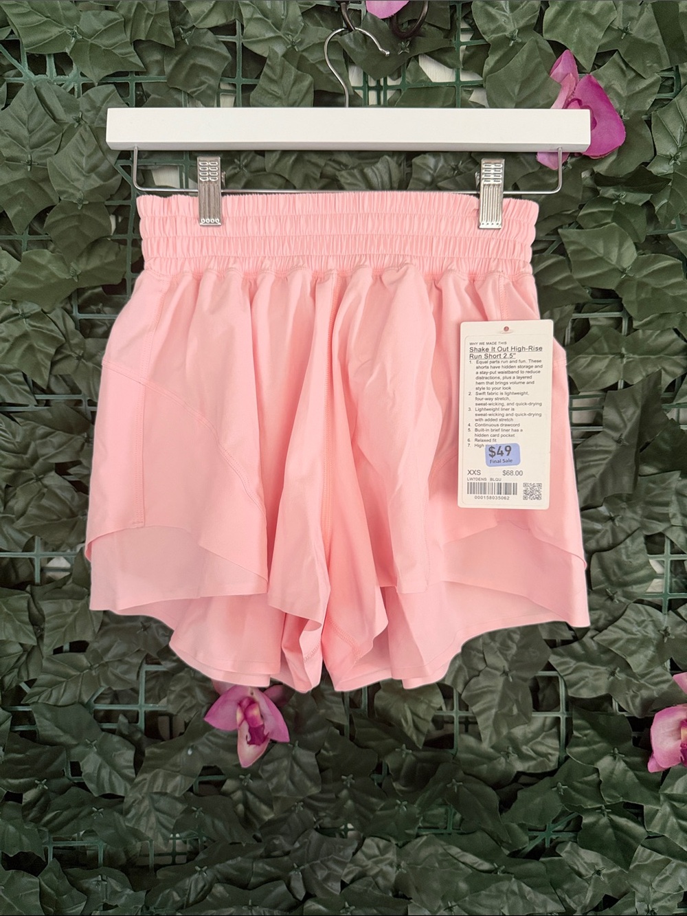 Lululemon Shake It Out High Rise 2.5 in Shorts